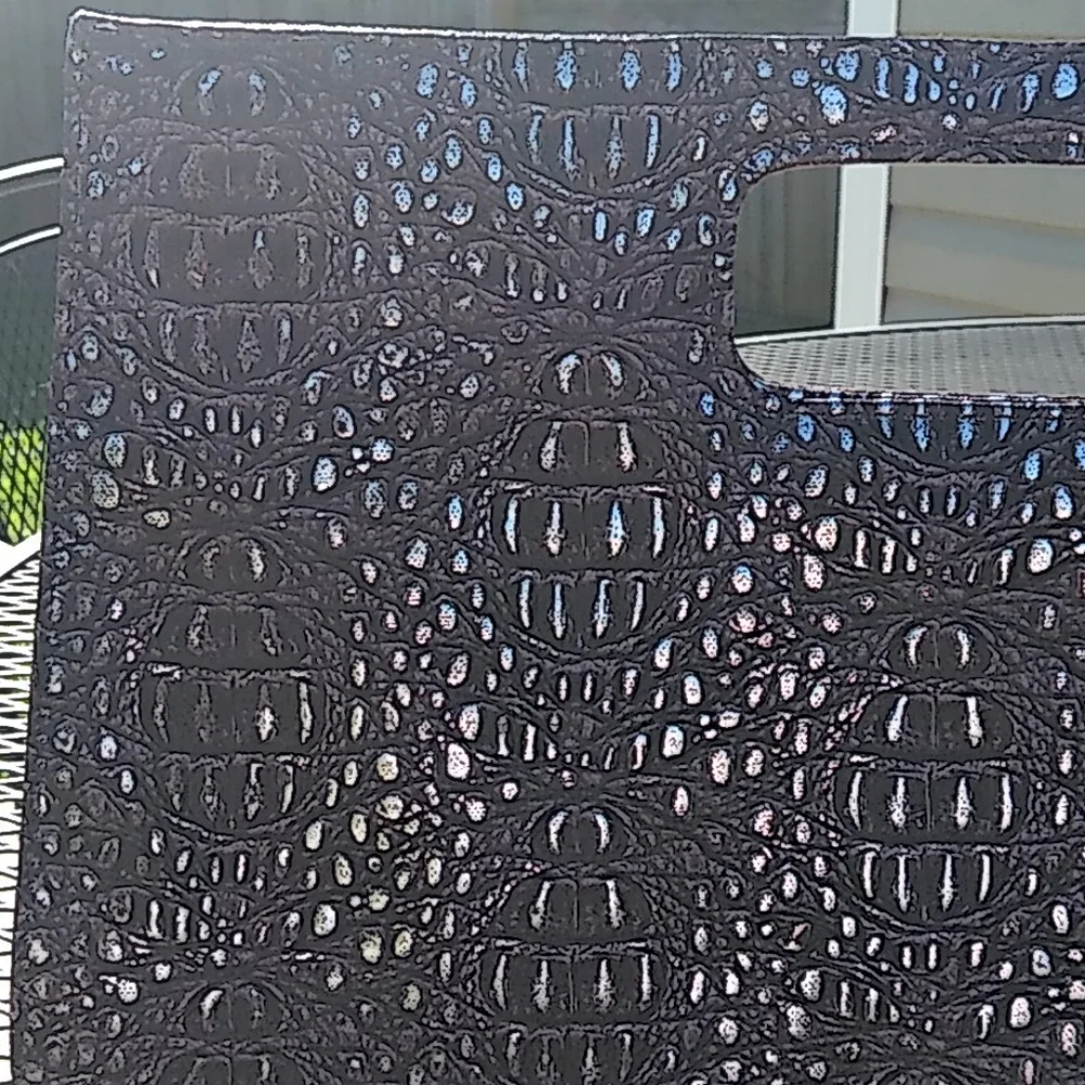 Faux crocodile clutch‎